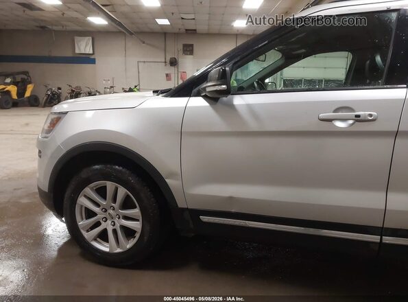 1FM5K8D80JGA29632 2018 FORD FORD EXPLORER Silver Widok z przodu