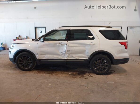 1FM5K8D80KGA14324 2019 FORD EXPLORER White 360 interior view