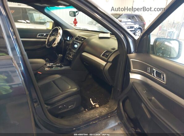 1FM5K8D85HGA86337 2017 FORD FORD EXPLORER Blue Вид салону спереду
