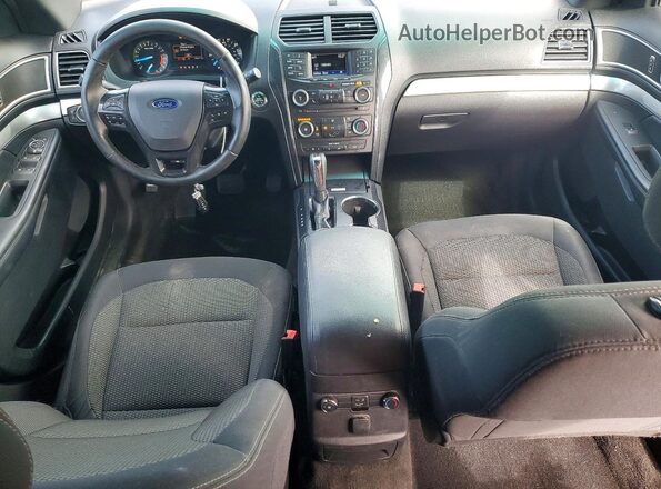 1FM5K8D89HGA96546 2017 FORD EXPLORER Серебряный Вид панели приборов