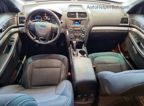 1FM5K8DH6HGA75587 2017 FORD EXPLORER Белый Вид панели приборов