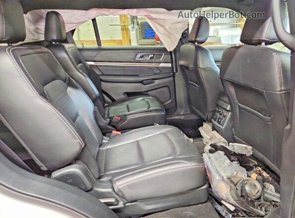 1FM5K8F82KGA85716 2019 FORD EXPLORER White Widok wnętrza z tyłu