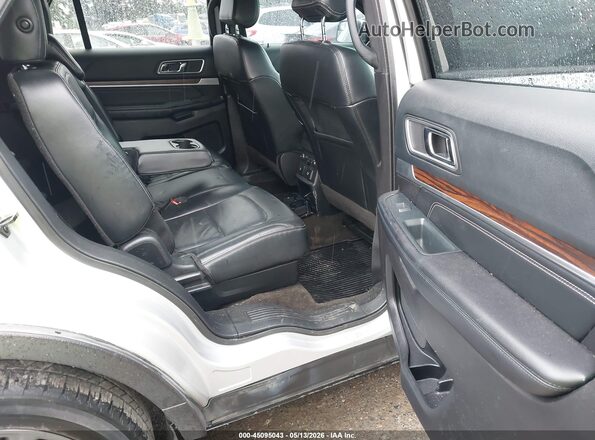 1FM5K8F88GGA18755 2016 FORD EXPLORER Silver Вид наклейки з VIN-кодом