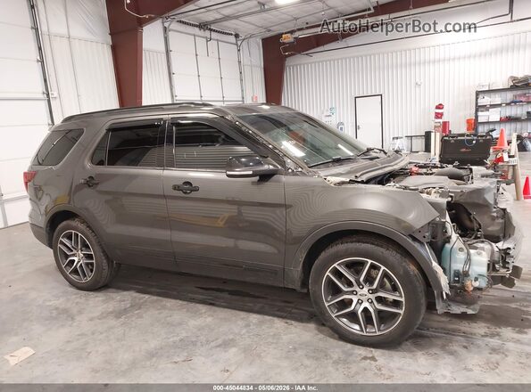 1FM5K8GT8HGD87863 2017 FORD FORD EXPLORER Gray Widok wnętrza z tyłu