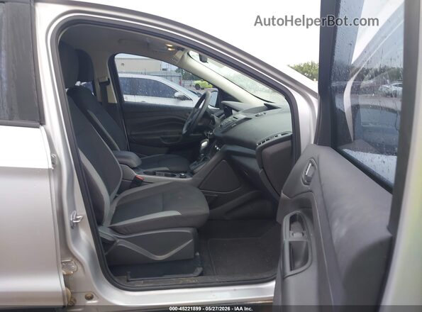 1FMCU0F75GUC57692 2016 FORD ESCAPE Серебряный Вид салона спереди