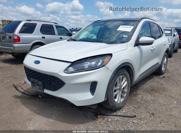 1FMCU0G60LUB23866 2020 FORD ESCAPE White Vista tres cuartos delantera izquierda