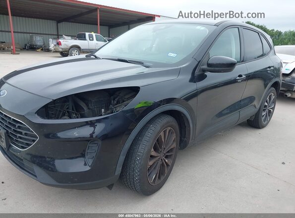 1FMCU0G6XMUA47560 2021 FORD ESCAPE Черный Передняя левая четверть