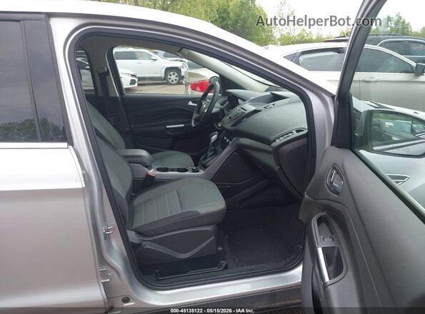 1FMCU0G74GUB92364 2016 FORD ESCAPE Silver Widok wnętrza z przodu