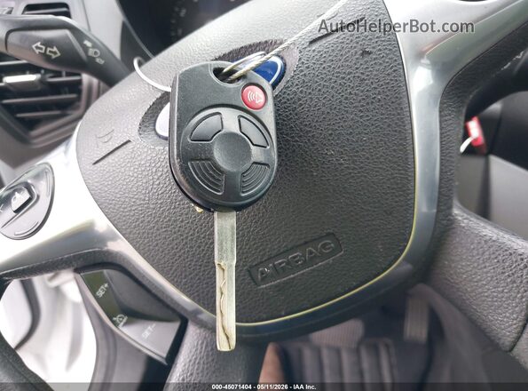 1FMCU0G79GUC41252 2016 FORD ESCAPE White Առջևի վահանակի տեսք