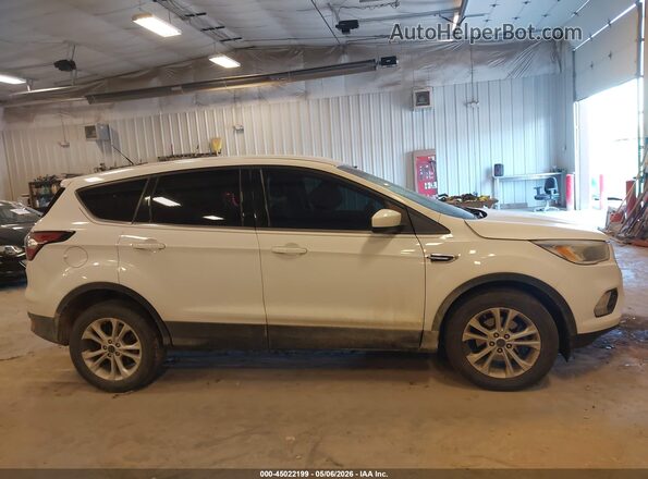 1FMCU0GD0HUA53159 2017 FORD ESCAPE White Սալոնի հետևի տեսք