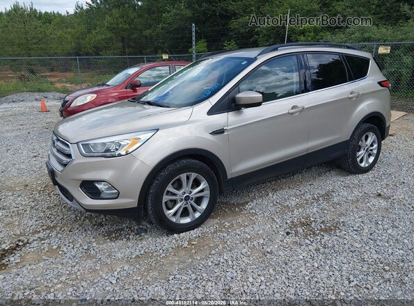 1FMCU0GD0HUD04620 2017 FORD ESCAPE Gold Vista tres cuartos delantera izquierda