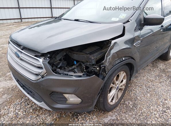 1FMCU0GD0HUD24172 2017 FORD ESCAPE Серый Вид спереди