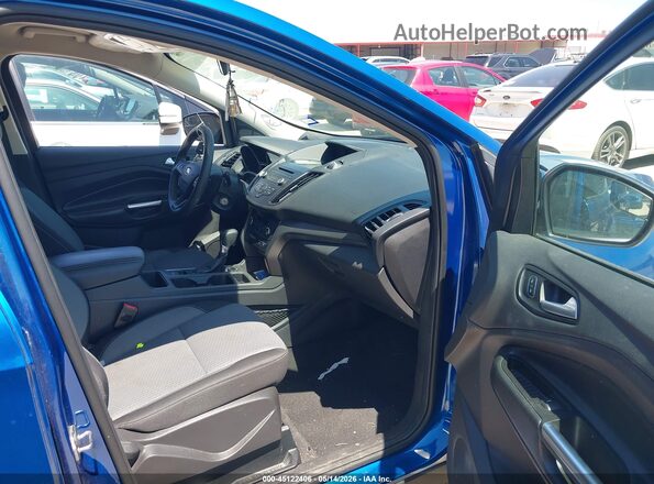 1FMCU0GD0HUE56123 2017 FORD ESCAPE Blue წინა სალონის ხედი