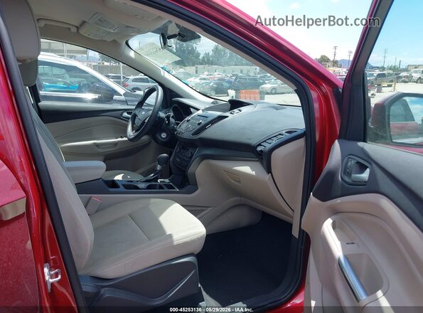 1FMCU0GD1HUD93260 2017 FORD ESCAPE Red Front interior view
