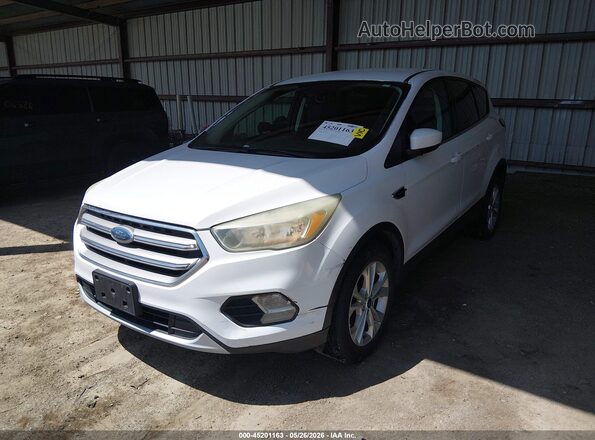 1FMCU0GD3HUC98229 2017 FORD ESCAPE White Передня ліва чверть