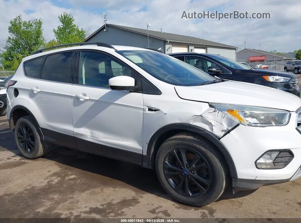 1FMCU0GD4JUA00700 2018 FORD ESCAPE White Widok wnętrza z tyłu