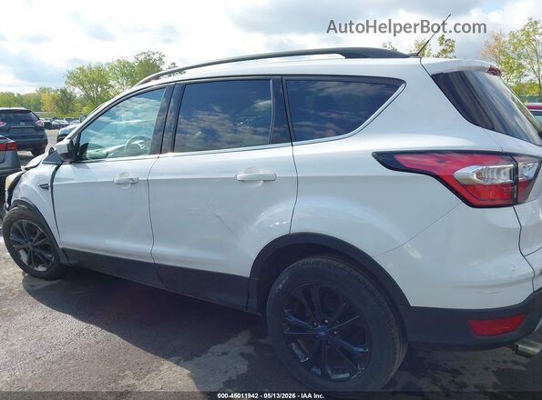 1FMCU0GD4JUA00700 2018 FORD ESCAPE White Widok wnętrza 360 stopni