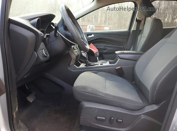 1FMCU0GD4JUC37073 2018 FORD ESCAPE Silver Front interior view