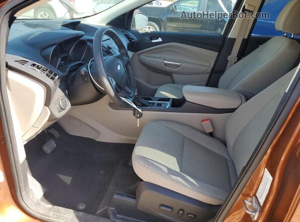 1FMCU0GD5HUA53853 2017 FORD ESCAPE Золотой 