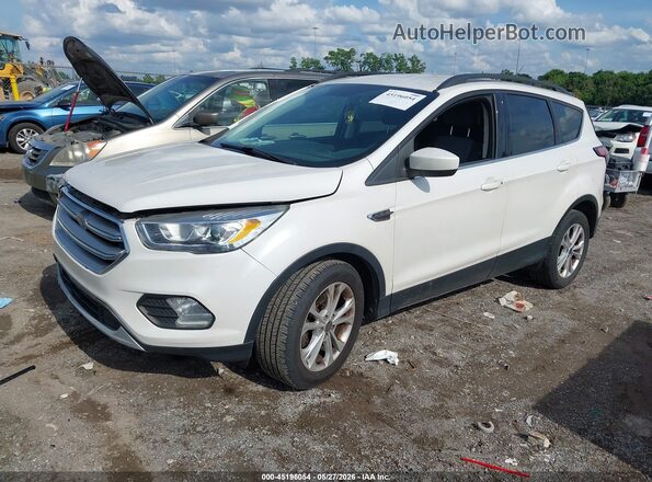 1FMCU0GD5HUC63580 2017 FORD ESCAPE White Vista tres cuartos delantera izquierda
