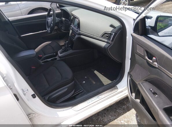 1FMCU0GD5HUC63580 2017 FORD ESCAPE White Vista interior delantera