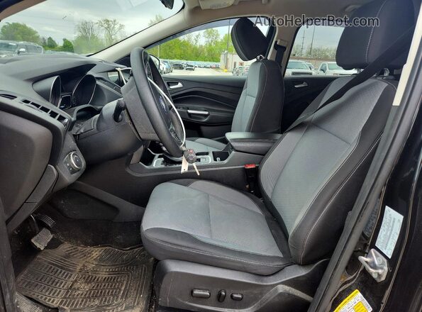 1FMCU0GD5HUE22503 2017 FORD ESCAPE Black Вид салону спереду