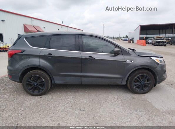 1FMCU0GD5KUC52618 2019 FORD ESCAPE Gray Vista del salpicadero