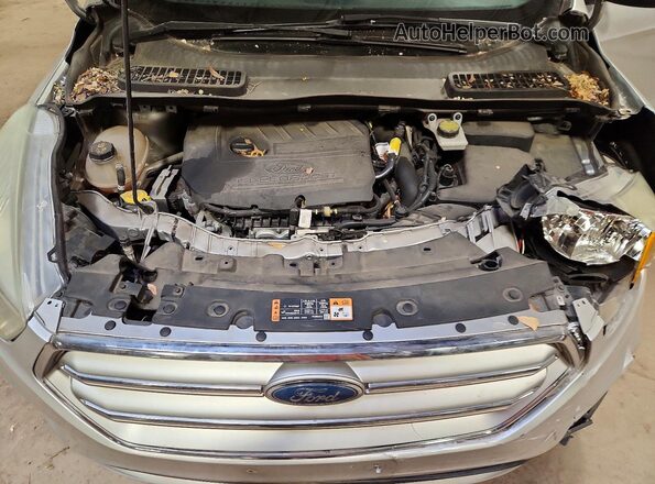 1FMCU0GD6HUC48814 2017 FORD ESCAPE Silver Widok komory silnika