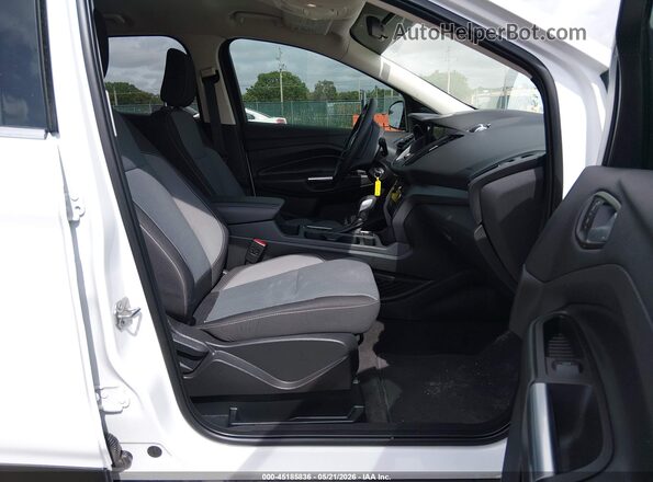 1FMCU0GD6JUD36784 2018 FORD ESCAPE White Front interior view