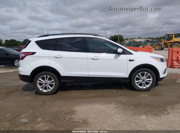1FMCU0GD6JUD36784 2018 FORD ESCAPE White Rear interior view