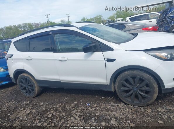1FMCU0GD6JUD42262 2018 FORD ESCAPE White Rear interior view