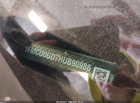 1FMCU0GD7HUB90986 2017 FORD ESCAPE Серебряный Вид подкапотного пространства