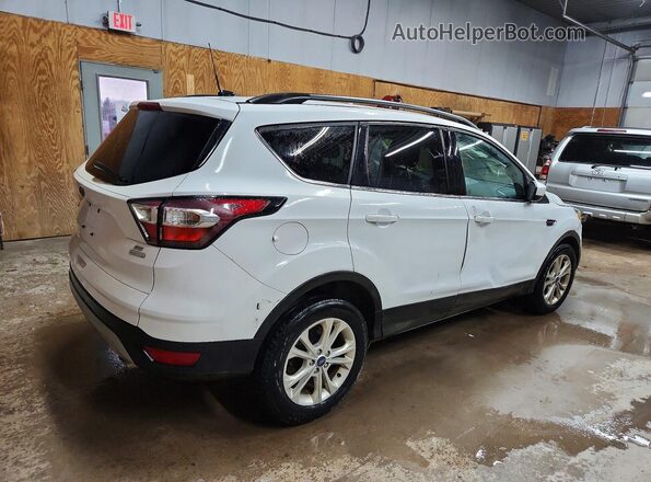 1FMCU0GD7HUC76900 2017 FORD ESCAPE White 