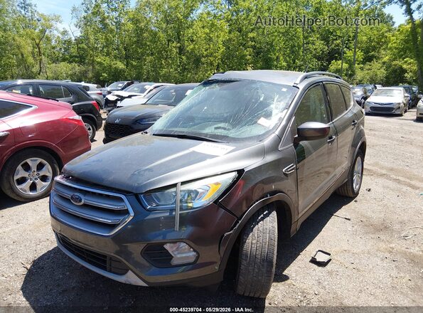 1FMCU0GD7HUD26551 2017 FORD ESCAPE Gray Przód lewy