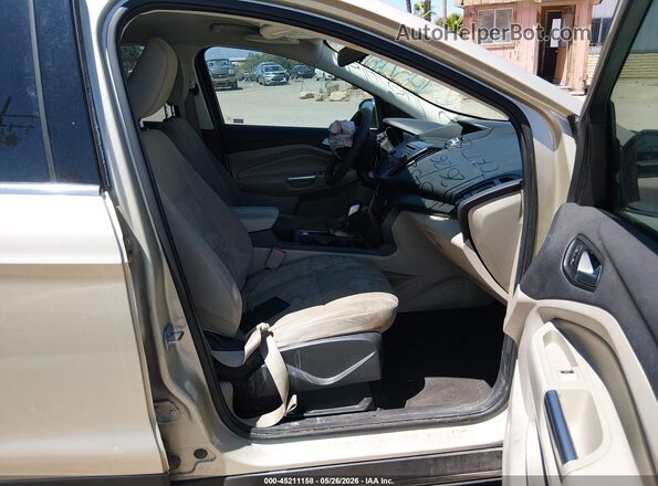 1FMCU0GD7JUB74079 2018 FORD ESCAPE Beige Вид салону спереду