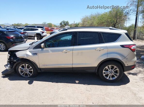 1FMCU0GD7JUB74079 2018 FORD ESCAPE Beige Вид задньої частини салону