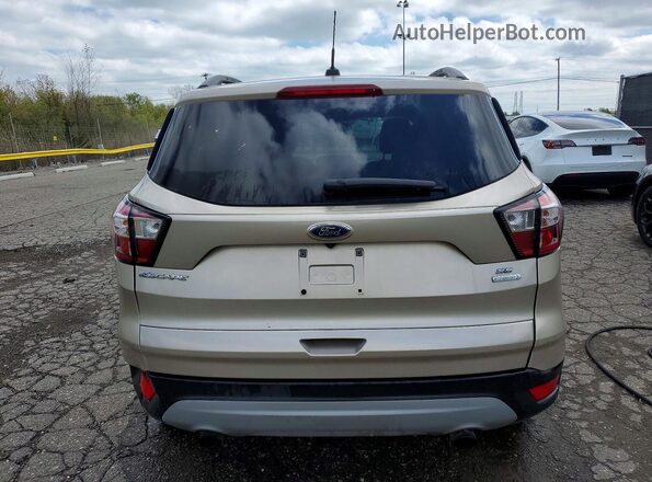 1FMCU0GD8JUB61888 2018 FORD ESCAPE Gold Вид ззаду