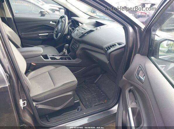 1FMCU0GD9HUE89699 2017 FORD ESCAPE Серый Вид салона спереди