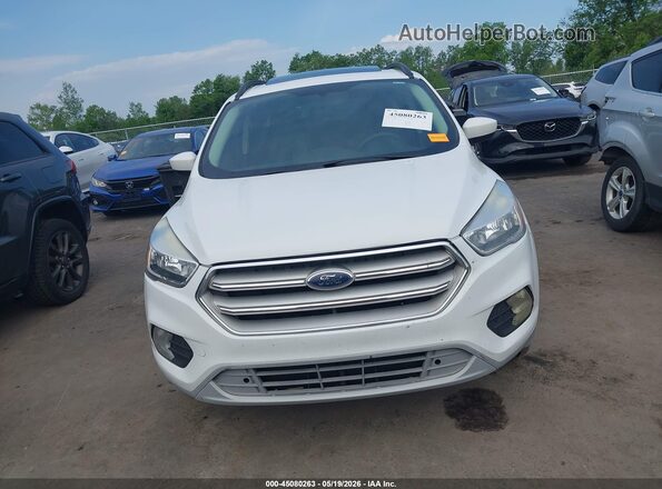 1FMCU0GD9JUB61771 2018 FORD ESCAPE White Widok zestawu wskaźników