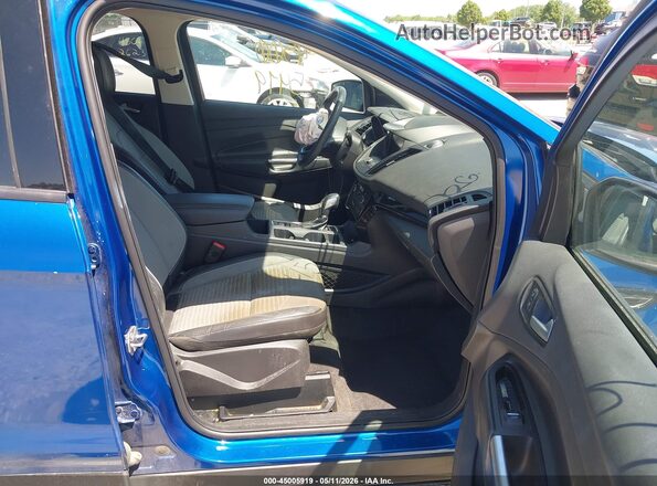 1FMCU0GDXKUB02052 2019 FORD ESCAPE Синий Вид салона спереди