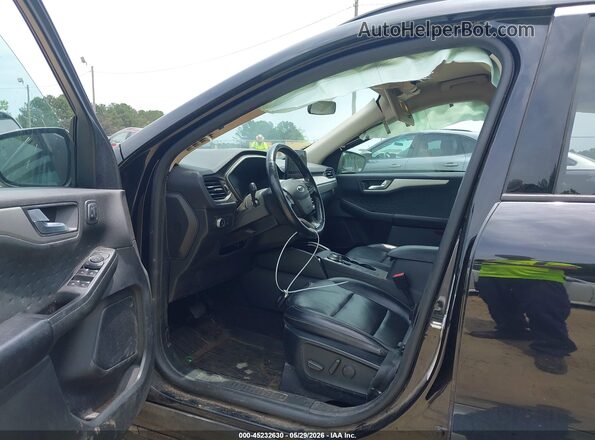 1FMCU0H68LUB12595 2020 FORD ESCAPE Черный Вид салона спереди