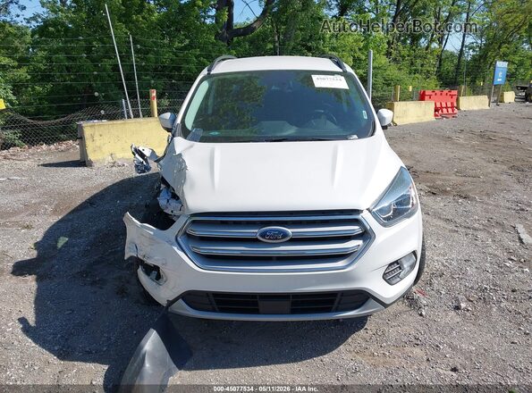 1FMCU0HD6JUC47019 2018 FORD ESCAPE White Вид щитка приладів