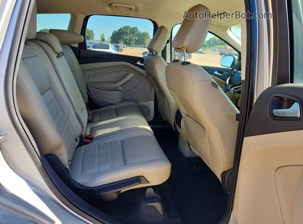 1FMCU0HD8KUB30883 2019 FORD ESCAPE Серебряный Вид задней части салона