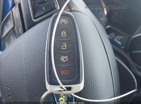 1FMCU0J97HUA26349 2017 FORD ESCAPE Blue Widok deski rozdzielczej