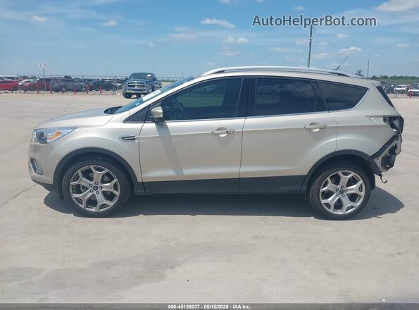 1FMCU0J99JUB71740 2018 FORD ESCAPE Gold Панорамний вид салону 360°