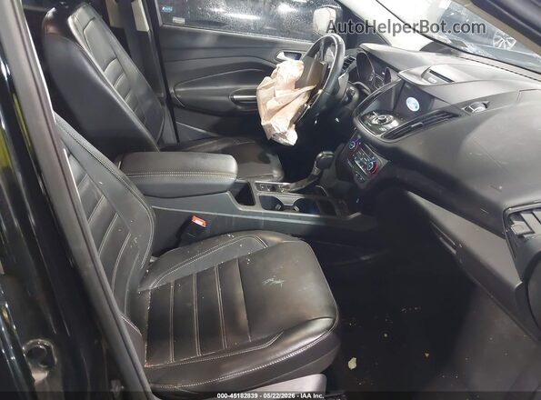1FMCU0JD4HUD76316 2017 FORD ESCAPE Black Вид салону спереду