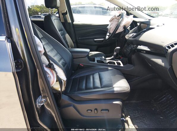 1FMCU0JD5HUB99002 2017 FORD ESCAPE Gray Սալոնի դիմացի տեսք