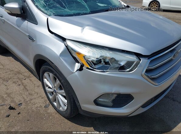 1FMCU0JD8HUD65089 2017 FORD ESCAPE Silver Vista frontal