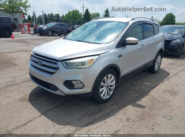 1FMCU0JD8HUD65089 2017 FORD ESCAPE Silver Vista tres cuartos delantera izquierda