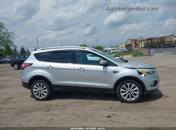 1FMCU0JD8HUD65089 2017 FORD ESCAPE Silver Vista interior trasera